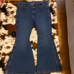 Women's Wrangler Flared Blue Jeans
